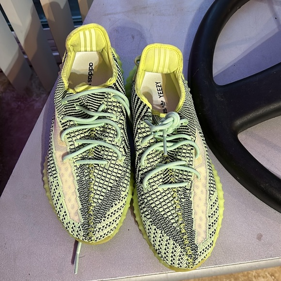 Adidas Yeezy boots - Picture 3 of 6